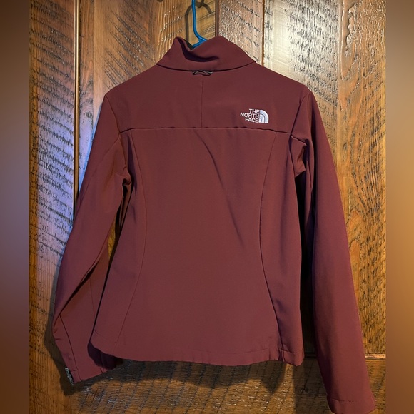 The North Face Softshell Jacket Womens Small S TNF Apex Maroon Full Zip Size S - Picture 2 of 16